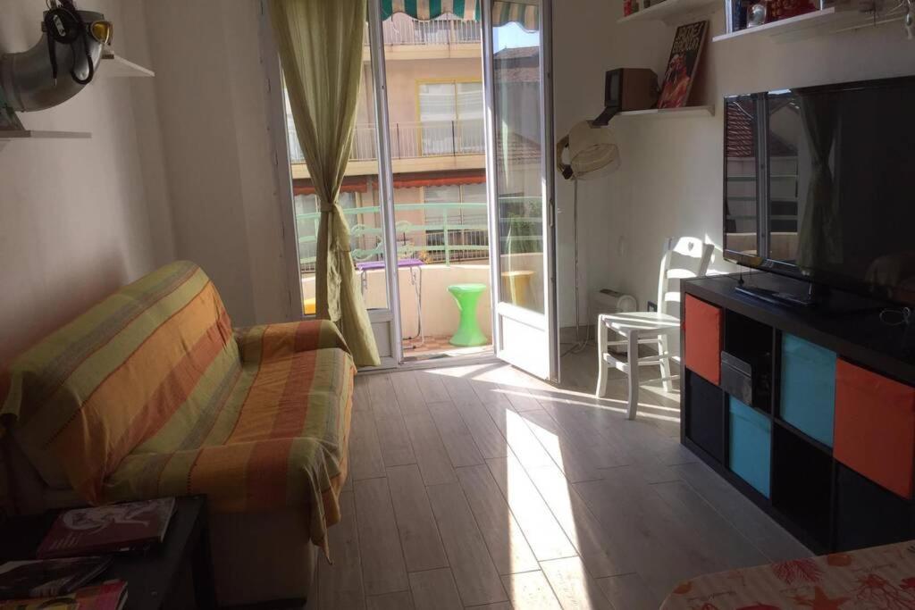 Grand F2 60Mq Centre Antibes, Proche Plages, Commerces, 2 Balcons, Parking, Train, Bus, Deco Vintage, Pet Friendly, Ideal Famille Ou 1-2 Couples Leilighet Eksteriør bilde