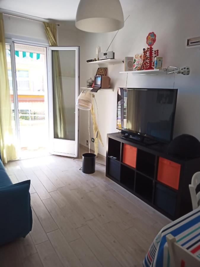 Grand F2 60Mq Centre Antibes, Proche Plages, Commerces, 2 Balcons, Parking, Train, Bus, Deco Vintage, Pet Friendly, Ideal Famille Ou 1-2 Couples Leilighet Eksteriør bilde