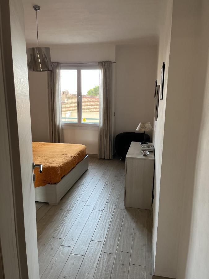 Grand F2 60Mq Centre Antibes, Proche Plages, Commerces, 2 Balcons, Parking, Train, Bus, Deco Vintage, Pet Friendly, Ideal Famille Ou 1-2 Couples Leilighet Eksteriør bilde